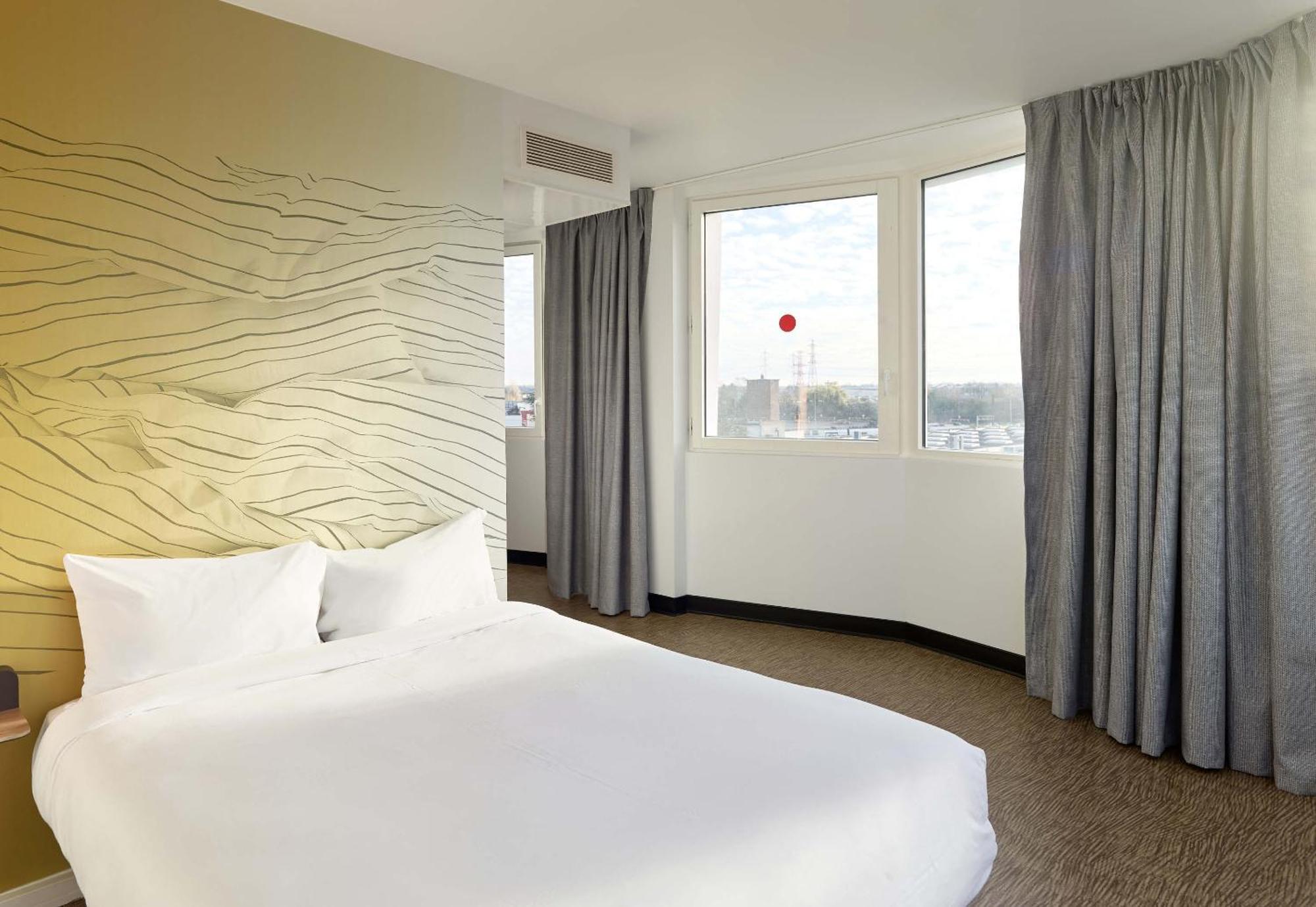 B&B Hotel Massy Gare Tgv Εξωτερικό φωτογραφία